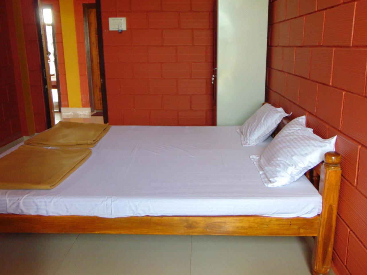 Shanthi Krishna Residency Gokarna  Exteriör bild