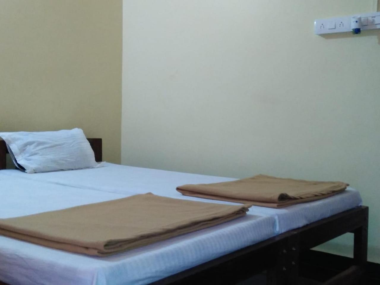 Shanthi Krishna Residency Gokarna  Exteriör bild